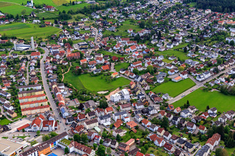Vue aérienne de Rue Sulgauer à le quartier Sulgen in Schramberg dans le département Bade-Wurtemberg, Allemagne