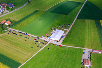 Vue aérienne de Champ de foire à le quartier Lackendorf in Dunningen dans le département Bade-Wurtemberg, Allemagne