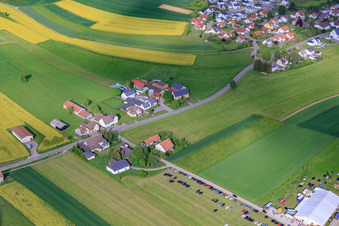 Vue aérienne de Rue Dunninger à le quartier Lackendorf in Dunningen dans le département Bade-Wurtemberg, Allemagne