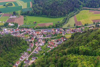 Vue aérienne de De l'ouest à le quartier Altoberndorf in Oberndorf am Neckar dans le département Bade-Wurtemberg, Allemagne