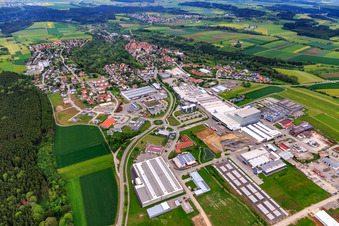 Vue aérienne de Zone industrielle avec chefbeschlag GmbH et Blickle Räder+Rollen GmbH u. Cie KG à Rosenfeld dans le département Bade-Wurtemberg, Allemagne