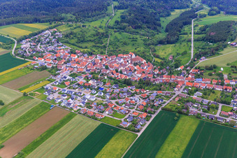 Vue aérienne de Du sud-ouest à le quartier Binsdorf in Geislingen dans le département Bade-Wurtemberg, Allemagne