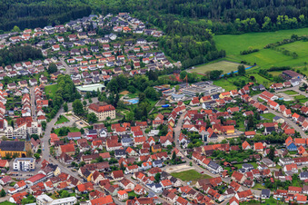 Vue aérienne de Vue de la ville depuis le nord vers le château Geislingen à Geislingen dans le département Bade-Wurtemberg, Allemagne