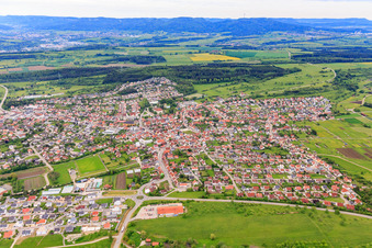 Vue aérienne de Vue d'ensemble de la ville depuis le nord à Geislingen dans le département Bade-Wurtemberg, Allemagne