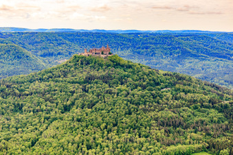Château de Hohenzollern à le quartier Zimmern in Bisingen dans le département Bade-Wurtemberg, Allemagne hors des airs