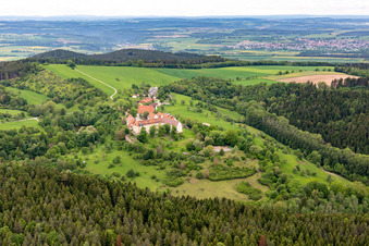 Vue aérienne de Monastère de Kirchberg (Maison Berneuchen) à Sulz am Neckar dans le département Bade-Wurtemberg, Allemagne