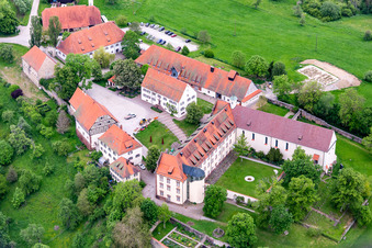 Monastère de Kirchberg (Maison Berneuchen) à Sulz am Neckar dans le département Bade-Wurtemberg, Allemagne d'en haut