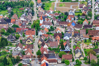 Vue aérienne de Église Saint-Pierre à Vöhringen dans le département Bade-Wurtemberg, Allemagne