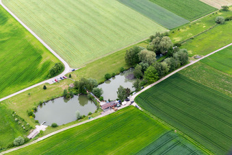 Vue aérienne de Aspachgraben à Vöhringen dans le département Bade-Wurtemberg, Allemagne