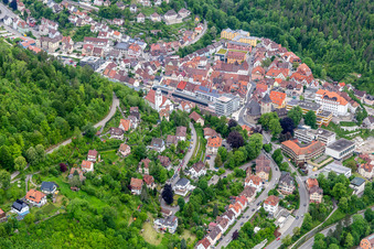 Vue aérienne de Quartier de la vieille ville et centre-ville à Oberndorf am Neckar dans le département Bade-Wurtemberg, Allemagne