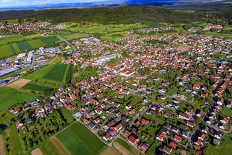 Vue aérienne de Vue d'ensemble de la ville depuis l'ouest à Vöhringen dans le département Bade-Wurtemberg, Allemagne