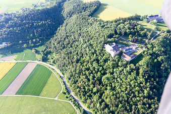Vue oblique de Hôtel Schloss Weitenburg à le quartier Börstingen in Starzach dans le département Bade-Wurtemberg, Allemagne