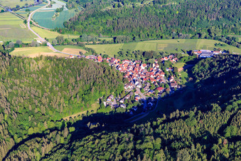 Vue aérienne de Vue du village depuis l'ouest à le quartier Obernau in Rottenburg am Neckar dans le département Bade-Wurtemberg, Allemagne