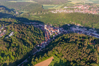 Vue aérienne de Vieille ville et centre-ville de la vallée du Neckar à Horb am Neckar dans le département Bade-Wurtemberg, Allemagne