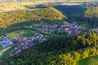 Vue aérienne de Du nord-ouest à le quartier Glatt in Sulz am Neckar dans le département Bade-Wurtemberg, Allemagne