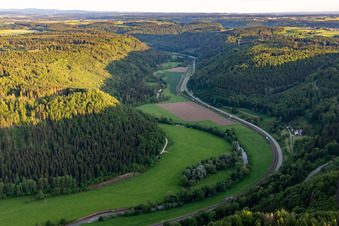 Vue aérienne de Vallée du Neckar à Sulz am Neckar dans le département Bade-Wurtemberg, Allemagne