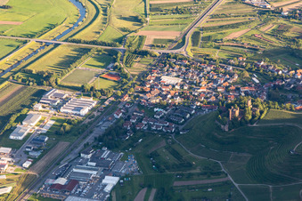 Vue aérienne de Château Ortenberg à Ortenberg dans le département Bade-Wurtemberg, Allemagne