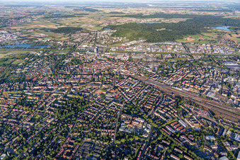 Vue aérienne de Zone urbaine avec périphérie et centre-ville à Offenburg dans le département Bade-Wurtemberg, Allemagne