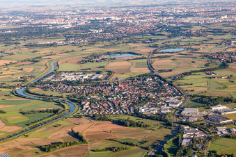 Vue aérienne de Zone riveraine de la rivière Kinzig à Willstätt dans le département Bade-Wurtemberg, Allemagne