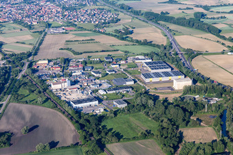 Vue aérienne de Zone industrielle de Ried à Herrlisheim dans le département Bas Rhin, France