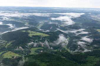 Gorges du Danube à Fridingen an der Donau dans le département Bade-Wurtemberg, Allemagne d'en haut