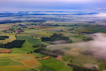 Vue aérienne de Gröbelmeierhof vu du nord-ouest à le quartier Bietingen in Sauldorf dans le département Bade-Wurtemberg, Allemagne