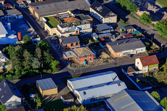 Vue aérienne de Jardin sur le toit du studio de fitness LaVital, Move à Rheinzabern dans le département Rhénanie-Palatinat, Allemagne