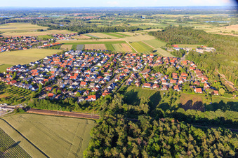 Vue aérienne de Aux carrières d'argile à Rheinzabern dans le département Rhénanie-Palatinat, Allemagne