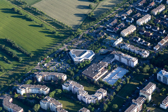 Vue aérienne de Badnerlandhalle à le quartier Neureut in Karlsruhe dans le département Bade-Wurtemberg, Allemagne