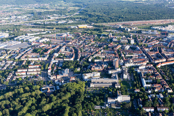 Vue aérienne de Institut Max Rubner à le quartier Oststadt in Karlsruhe dans le département Bade-Wurtemberg, Allemagne