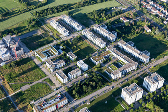 Parc technologique à le quartier Rintheim in Karlsruhe dans le département Bade-Wurtemberg, Allemagne depuis l'avion