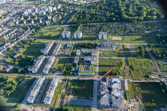 Vue d'oiseau de Parc technologique à le quartier Rintheim in Karlsruhe dans le département Bade-Wurtemberg, Allemagne