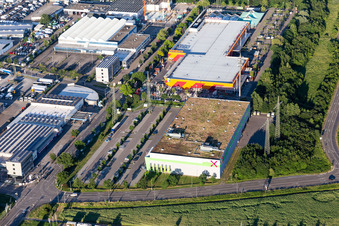 Vue aérienne de Mömax à le quartier Hagsfeld in Karlsruhe dans le département Bade-Wurtemberg, Allemagne