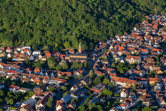 Vue aérienne de Côme et Damien à le quartier Untergrombach in Bruchsal dans le département Bade-Wurtemberg, Allemagne
