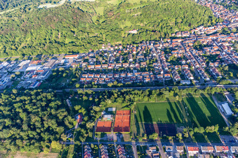 Vue aérienne de Nouvelle maison à le quartier Untergrombach in Bruchsal dans le département Bade-Wurtemberg, Allemagne