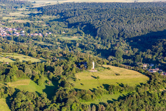 Vue aérienne de Chapelle Saint-Michel à le quartier Untergrombach in Bruchsal dans le département Bade-Wurtemberg, Allemagne