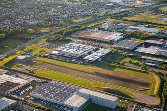 Vue aérienne de Centre de formation John Deere à Bruchsal dans le département Bade-Wurtemberg, Allemagne