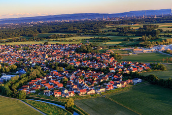 Vue aérienne de Au Michelsbach depuis le nord-ouest à Leimersheim dans le département Rhénanie-Palatinat, Allemagne