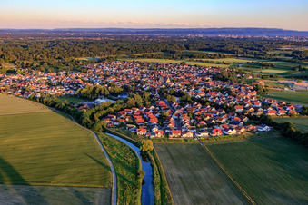Vue aérienne de Au Michelsbach depuis le nord-ouest à Leimersheim dans le département Rhénanie-Palatinat, Allemagne