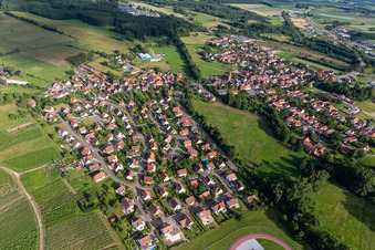 Vue d'oiseau de Quartier Altenstadt in Wissembourg dans le département Bas Rhin, France