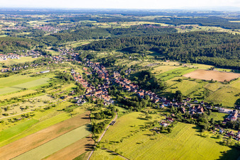 Vue aérienne de Langensoultzbach dans le département Bas Rhin, France