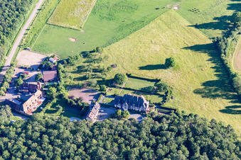 Vue aérienne de Villa Le Riesack à Niederbronn-les-Bains dans le département Bas Rhin, France
