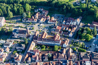 Vue aérienne de Niederbronn-les-Bains dans le département Bas Rhin, France