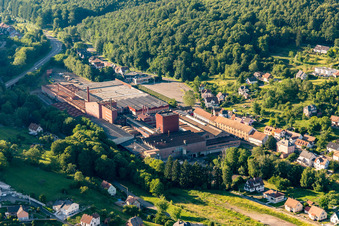 Vue aérienne de Fonderie à Niederbronn-les-Bains dans le département Bas Rhin, France