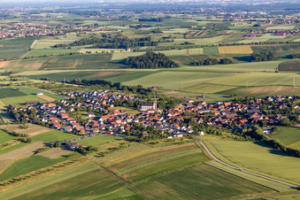 Vue aérienne de Uhlwiller dans le département Bas Rhin, France
