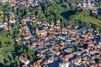 Photographie aérienne de Schweighouse-sur-Moder dans le département Bas Rhin, France