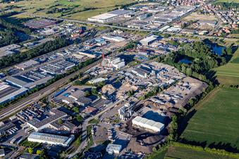 Vue aérienne de Eurovia Alsace à Schweighouse-sur-Moder dans le département Bas Rhin, France