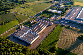 Vue aérienne de Daimler AG à Hatten dans le département Bas Rhin, France