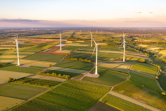 Vue aérienne de WKA à Freckenfeld dans le département Rhénanie-Palatinat, Allemagne