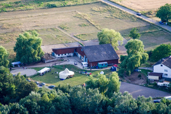 Vue aérienne de Reithof Trab eV - Équitation thérapeutique sur le lac de Constance à le quartier Wollmatingen in Konstanz dans le département Bade-Wurtemberg, Allemagne